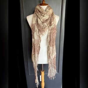 New Auth Chan Luu Rose Print Cashmere Silk Scarf Color: Cameo Rose Combo